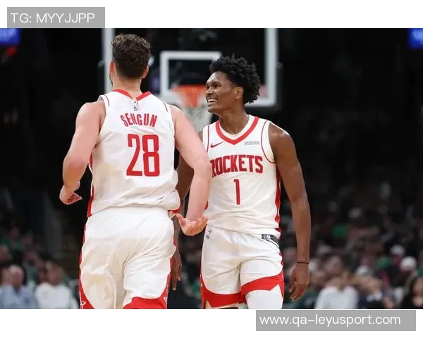 狄龙两节半遭遇6犯离场全场表现平平仅得12分2板1助1断